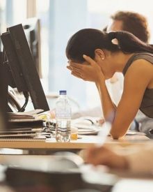 Cómo afrontar la misofonía en el trabajo, claves y estrategias prácticas