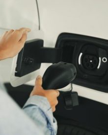 Cómo saber si un cargador de coche eléctrico es fiable antes de comprarlo