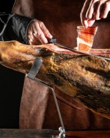 Por qué contratar un cortador de jamón para ferias y eventos